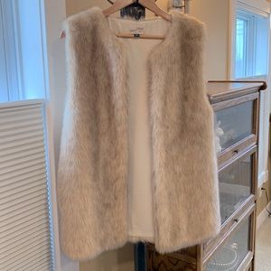 Universal Thread Faux Fur Vest